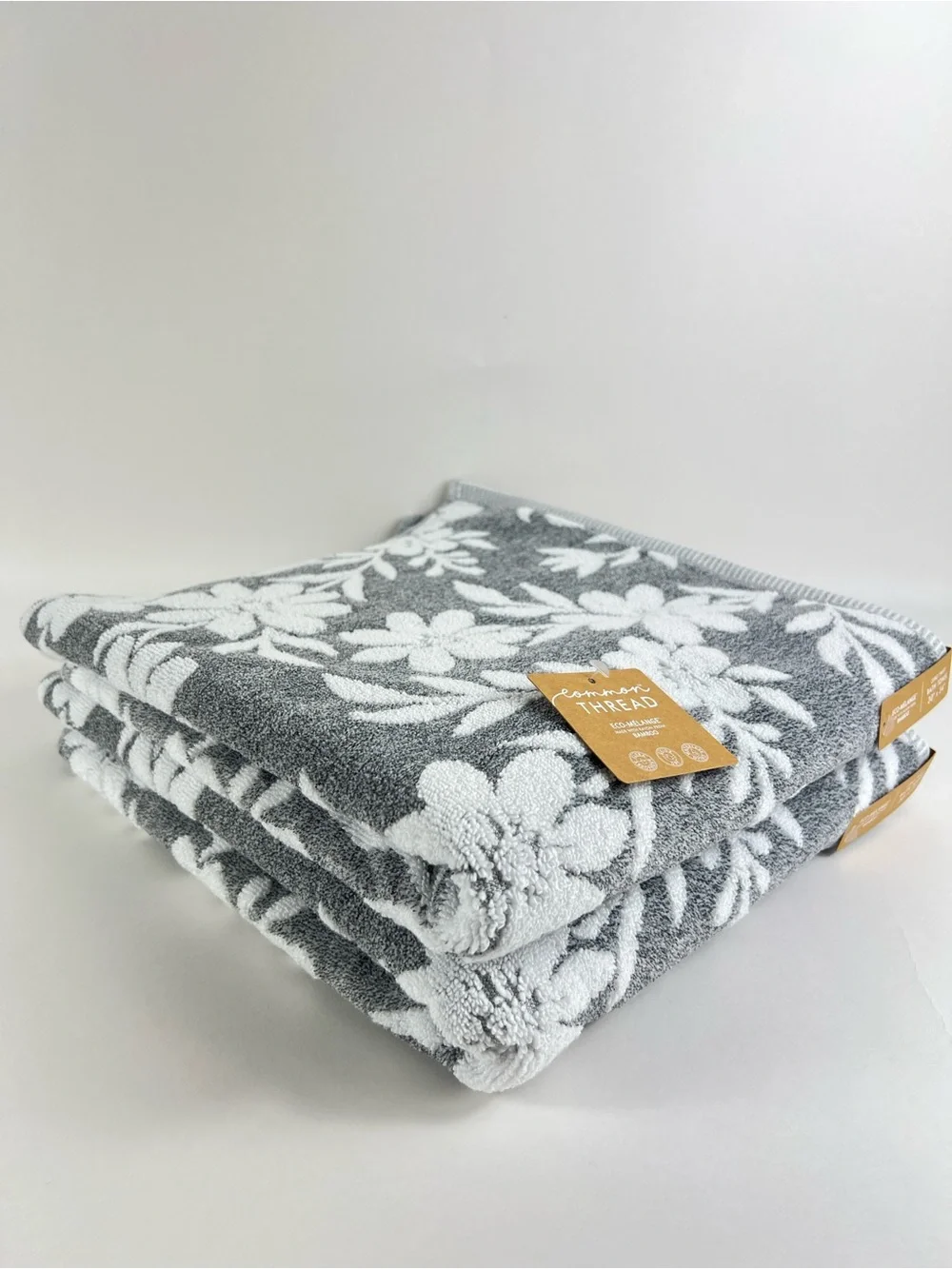 Common Thread Bamboo Bath Towels Gray White Floral Soft Cotton Blend 2 Pc NEW